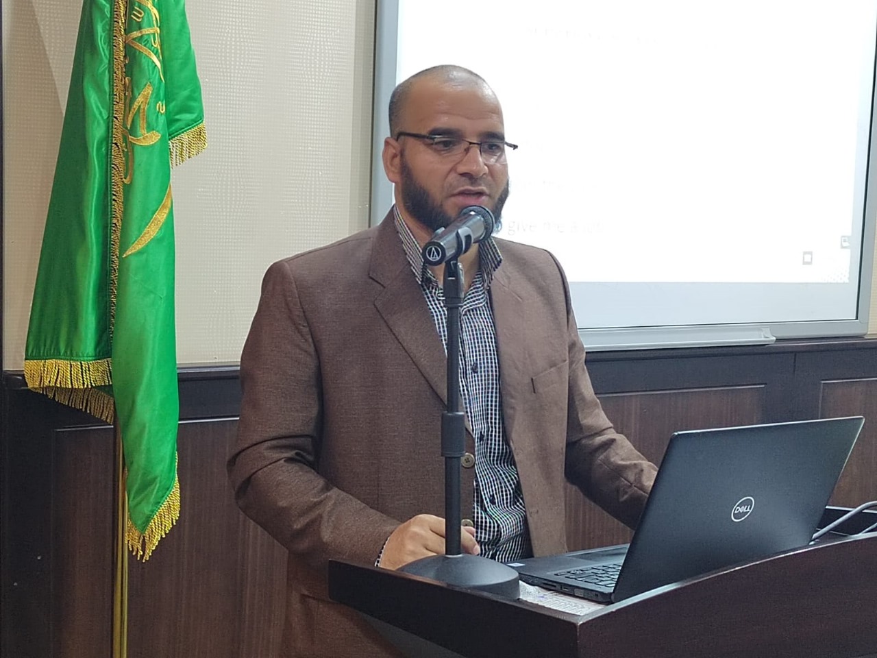 Mustaqbal University, represented by the College of Administrative and Human Sciences, organized a scientific seminar on Oral Presentation Skills.
