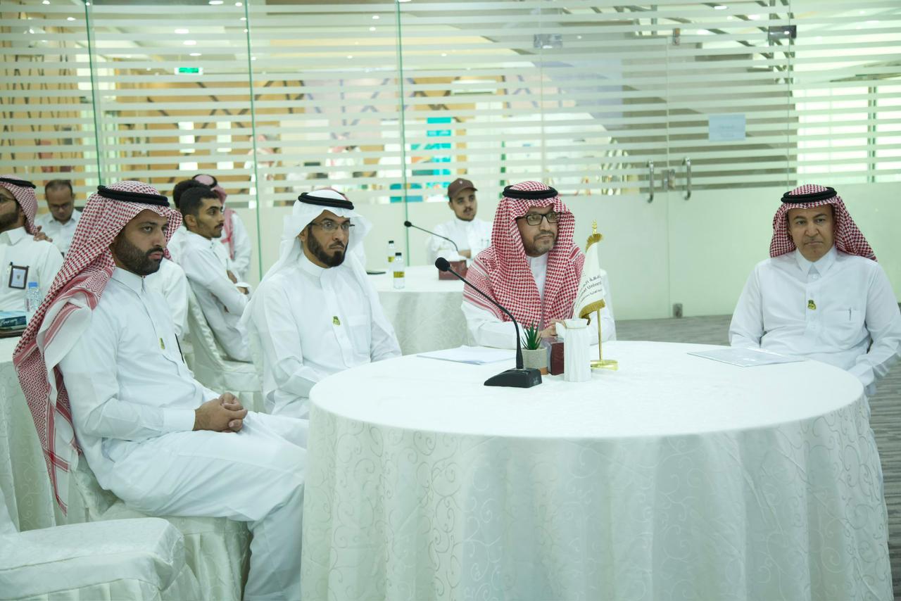 بمناسبة ذكرى اليوم الوطني الـ ٩٣، جامعة المستقبل تقيم محاضرة بعنوان: التطورات الإدارية في الحكم السعودي