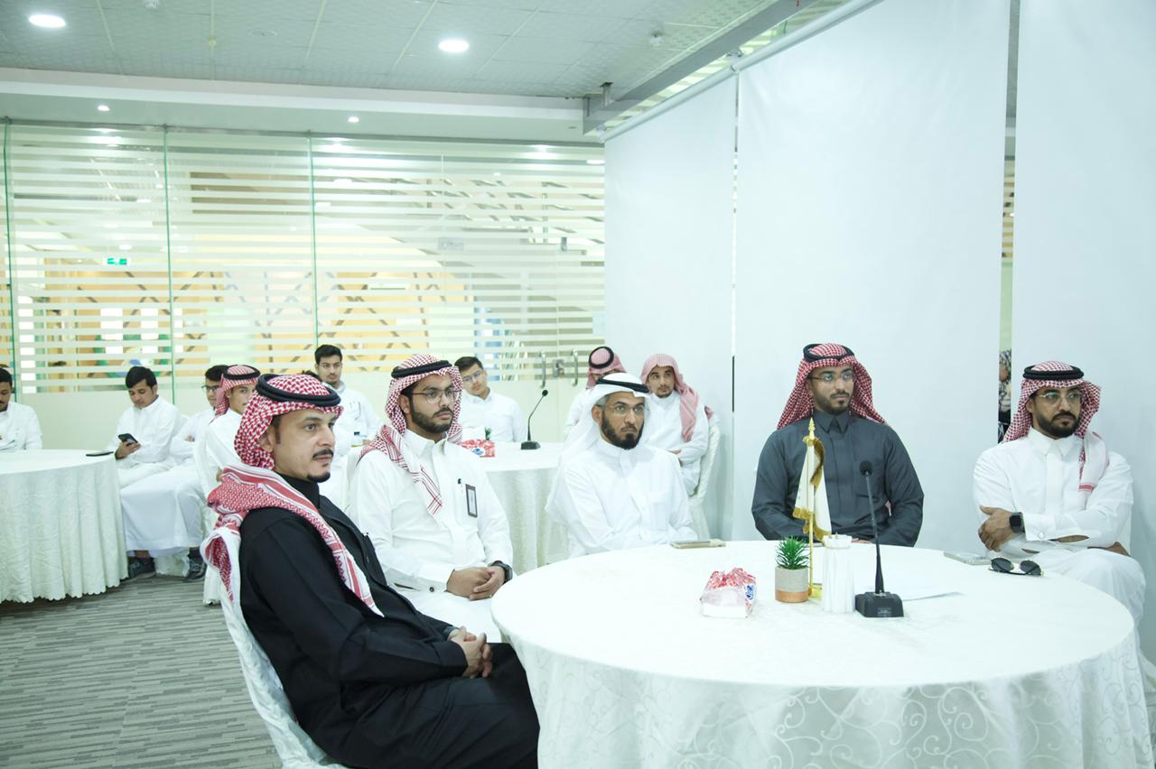 Mustaqbal University, in partnership with the Labor Office in Buraidah, hosted a gathering to discuss the Kingdom’s initiatives in addressing human trafficking offenses.